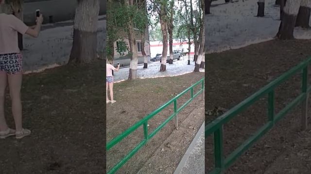 Кто-то поджог тополиный пух.