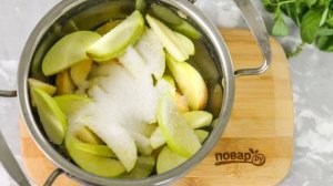 Компот из яблок и айвы