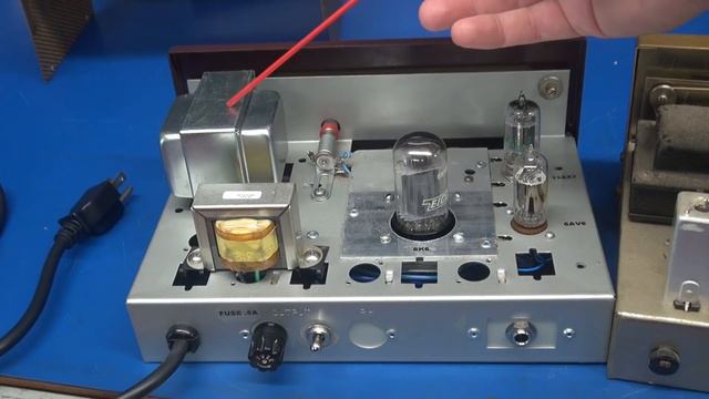 How to build a 6K6 low power guitar amp using a Realistic FM Tuner features Tremolo Homebrew projec смотреть онлайн