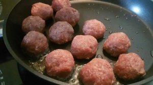 Мясные кнели. Быстрые блюда из фарша мясного на сковороде. Как приготовить кнели мясные.