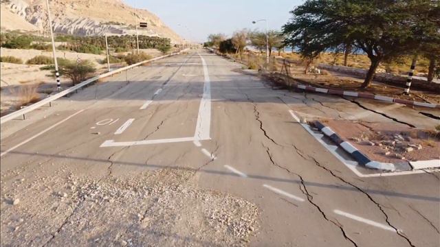 Эйн-геди боланы- провалы грунта. заброшенный пляж. Ein gedi beach