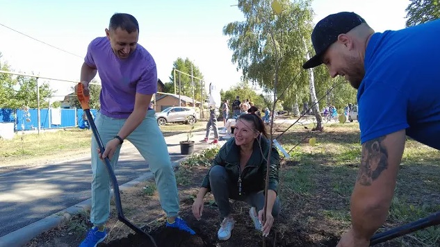 Сажаем липовую аллею. Село Тимофеевка.