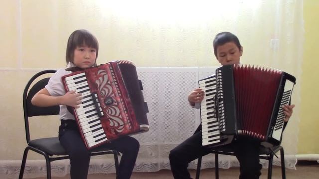 Ансамбль: Тыненкеу Сергей, Вотельгина Карина - "Как на тоненький ледок" смотреть онлайн