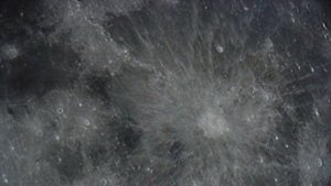 Luna vazuta cu Telescopul Levenhuk Skyline 130x900 EQ