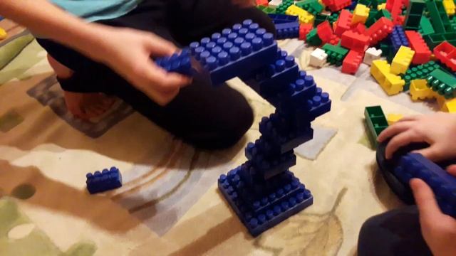 Настольная лампа из блочного конструктора смотреть онлайн