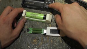 Liitokala Lii 100 - универсальная зарядка для лития и никеля (Li-ion и NiMh аккумуляторов)