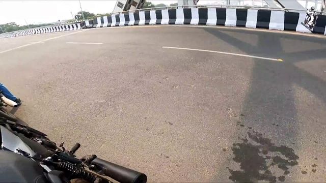 Harley Davidson X440 Vs Jawa 42 Race | First On YouTube смотреть онлайн