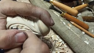 Пеликен-божок северных людей! резьба по дереву!