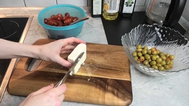 Помидоры + Оливки. Легкая закуска