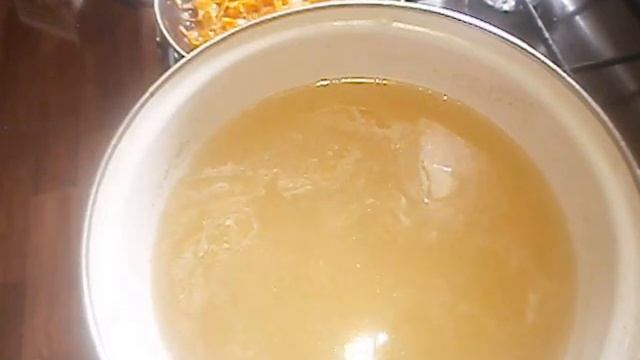 Готовим суп из курицы и сырных шариков смотреть онлайн