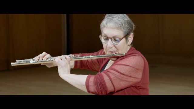 A Bird Came Down the Walk смотреть онлайн