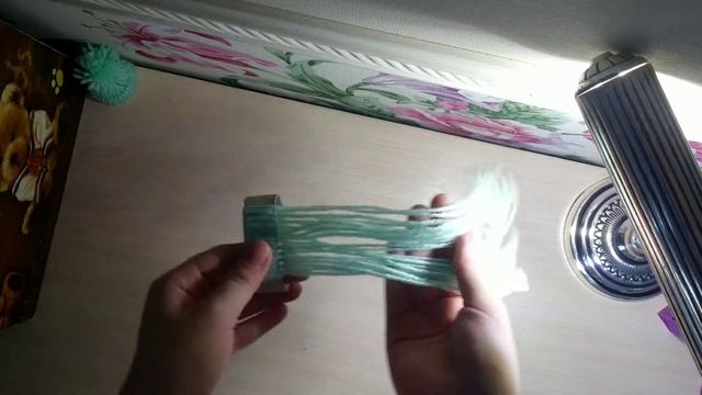 DIY Как сделать шапочку для куклы. смотреть онлайн