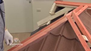 Стоимость монтажа мягкой кровли Монтаж конька и вальмы кровли Метротайл Metrotile Монтаж