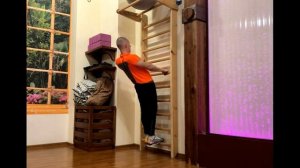 Растяжка на шведской стенке ! Осанка, гибкость