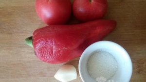 Жареный болгарский красный перец в томатном соусе