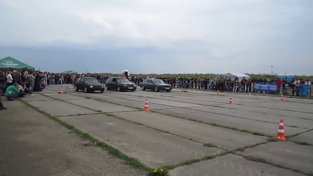 Драг Івано-Франківськ Етап №1 BMW e30 vs Corsa (2).MOV смотреть онлайн