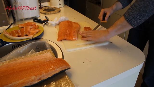 Быстрая разделка семги. Как пожарить без масла. Сочная жареная семга. смотреть онлайн