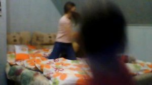 девочки играют в горячего зайца