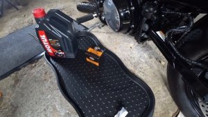 Harley Davidson Sportster - REPLACING OIL AND OIL FILTER