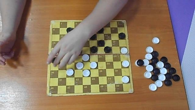 Отсталые шашки в стоклетках смотреть онлайн