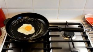 Жареное Яйцо на Чугунной Сковороде le Creuset Прилипает или Нет?