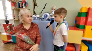Видеорепортаж от журналистов детского канала "Росинка говорит!" в преддверии 8 марта