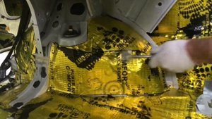 Королла шумка. Сегодня работаем с Тойота, владельца которой не устраивала заводская звукоизоляция