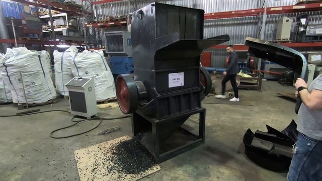 Дробилка для пластика SWP-800 (измельчение бамперов, сырьё: полипропилен) смотреть онлайн
