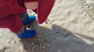 Я иду по лужам.Мне никто не нужен.🤗😙