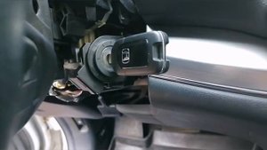 Заклинил замок зажигания Honda Crv 2015 год.