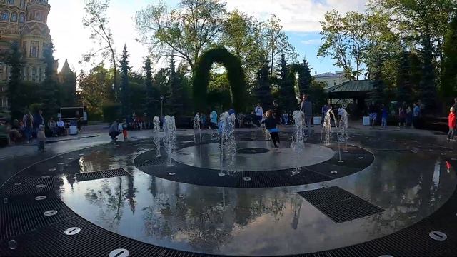Петергоф 08.07.2023. День города , несколько кадров с праздника.