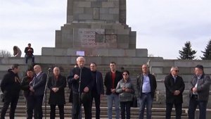 В столице Болгарии проходит массовый митинг в защиту памятника советским воинам