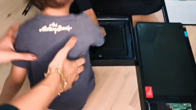 Unboxing Huion Kamvas 16 Pro (2.5K) - Timelapse смотреть онлайн