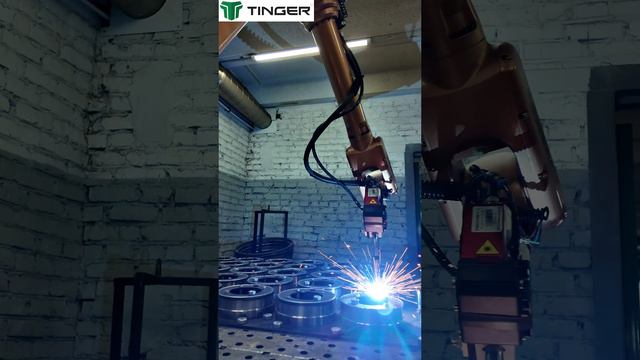 Сварочный робот #tinger #robot #робот #сварка #shorts