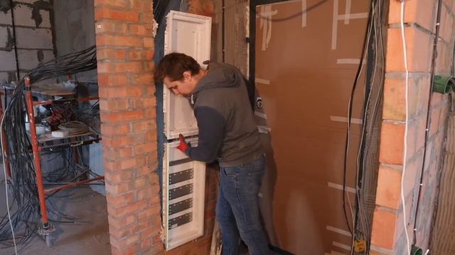 Электрощит до штукатурки. Как установить?