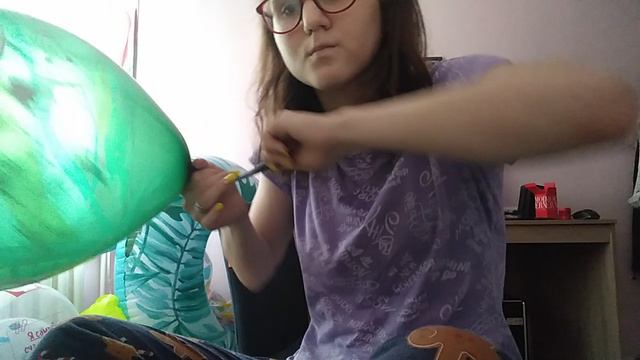 Тренировка лёгких, надувание шарика смотреть онлайн