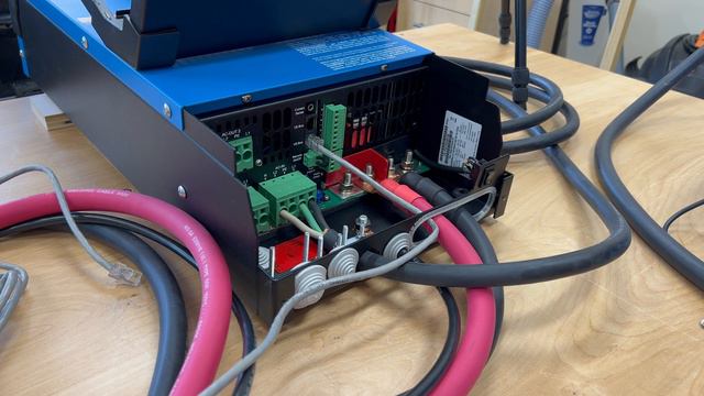 Victron Batteries, Lynx Smart BMS, Distributor, Cerbo GX, and connecting a Multiplus II смотреть онлайн