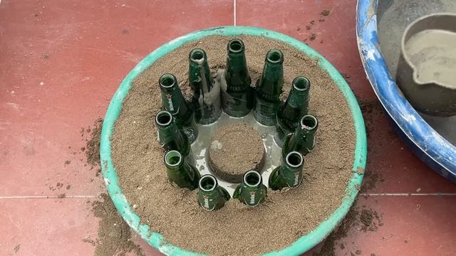 Creative Recycled Glass Bottles. Make Coffee Table And Flower Pots From Glass Bottles And Cement . смотреть онлайн