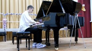 22. П. Дезмонд - «Попробуем на пять», исп. Гугуев Николай (9 класс)