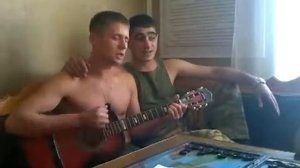 Русский и Арменин поют песню