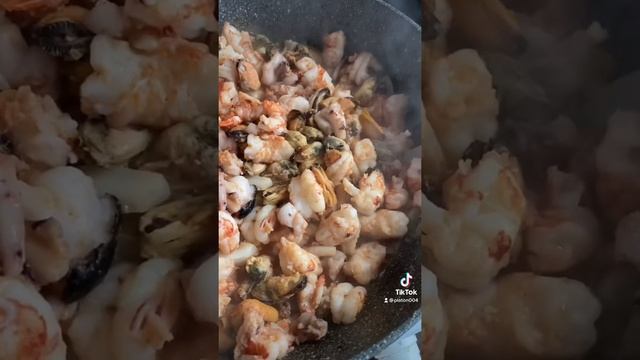 Летний рецепт , рис с морепродуктами.