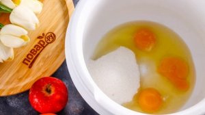 Шарлотка с яблоками и мандаринами