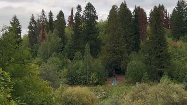 ?Смелая девочка ?скатилась с высокой тарзанки первый раз ? смотреть онлайн