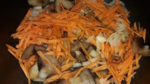 Плов с шампиньонами в мультиварке