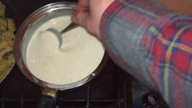 Макароны с сыром и стручковой фасолью