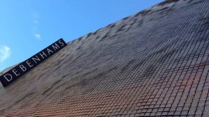 Moving Facade Debenhams Oxford Street