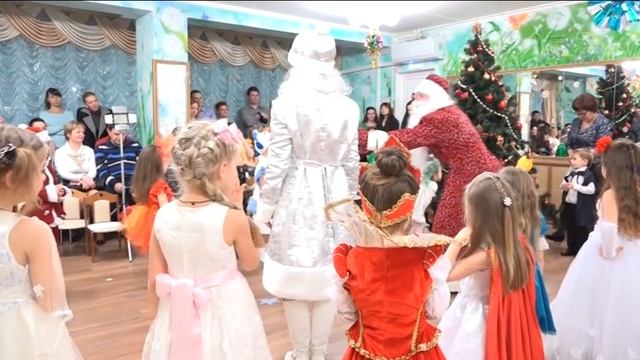 Новогодний утренник "Изумрудный город" 2015г смотреть онлайн