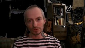 Девушка пела в церковном хоре