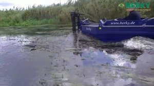 Катер с косилкой для очистки водоема от водорослей BERKY 6410