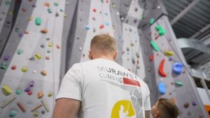 Приключения Паши и Вани | Скалодром